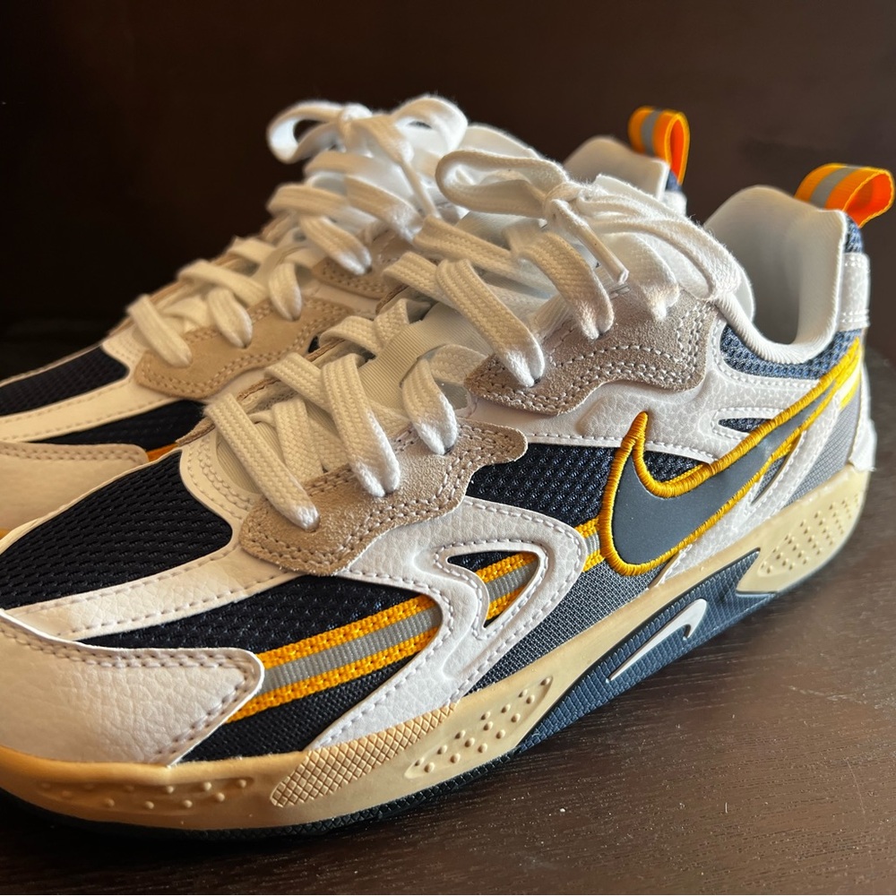 Nike Women's Sneakers - White, Navy, and Gold